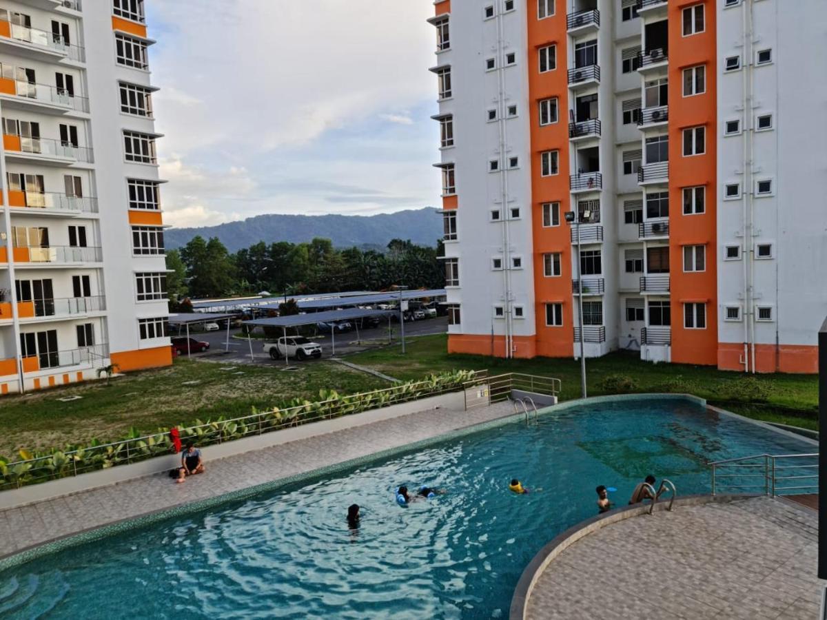 Rhr Deluxe Guesthouse Kinarut Papar Sabah - Pool View Exteriör bild