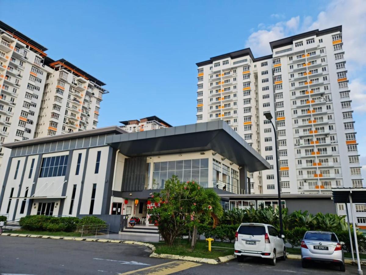 Rhr Deluxe Guesthouse Kinarut Papar Sabah - Pool View Exteriör bild
